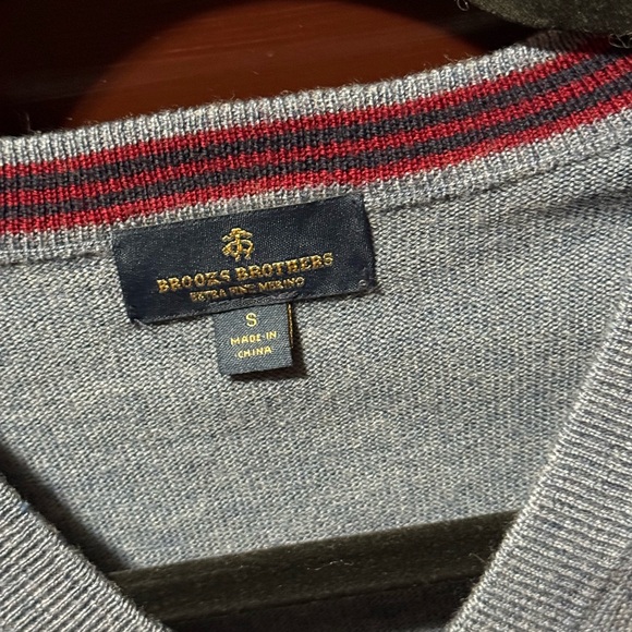 Brooks Brothers Sweater - Picture 2 of 3